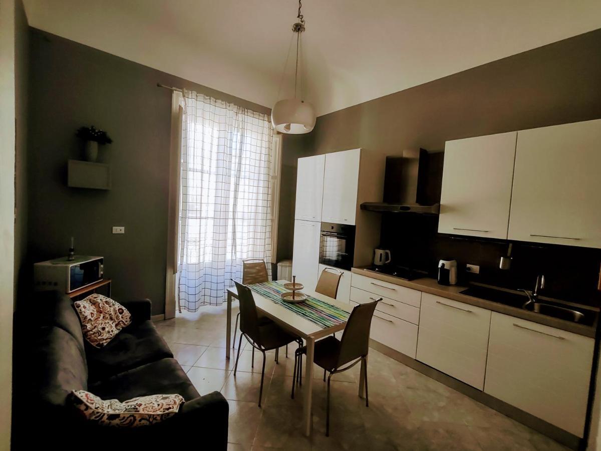 Central Apartment A Due Passi Dal Porto Палермо Экстерьер фото